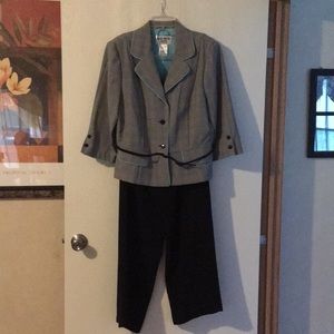 Plaza South Petite Pant Suit